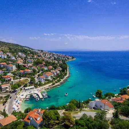 Miholina - With Heated Swimming Pool Вілла