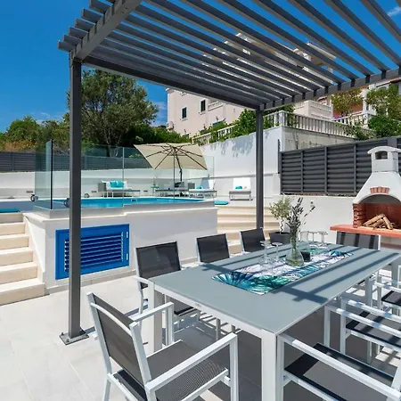 Willa Miholina - With Heated Swimming Pool *