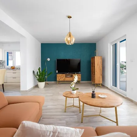 Miholina - With Heated Swimming Pool Villa