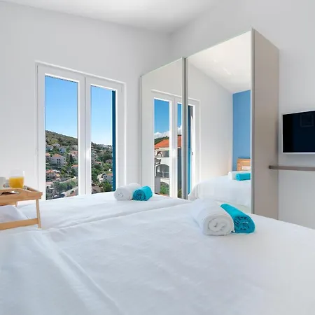 Miholina - With Heated Swimming Pool * Τρογκίρ