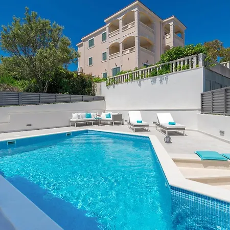 Miholina - With Heated Swimming Pool *