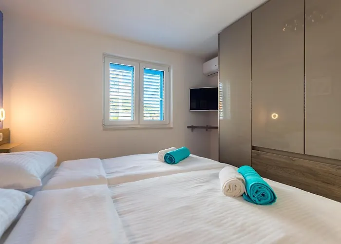 Miholina - With Heated Swimming Pool Villa Trogir