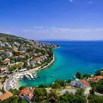 Miholina - With Heated Swimming Pool Vila