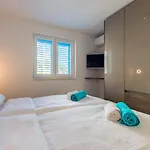 Miholina - With Heated Swimming Pool Vila Trogir