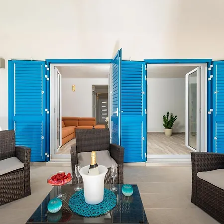 Miholina - With Heated Swimming Pool فيلة