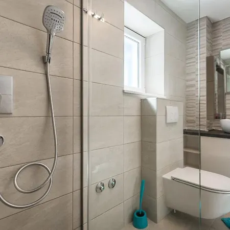 فيلة Miholina - With Heated Swimming Pool تروغير