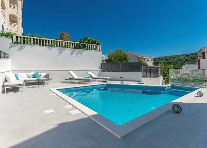 Miholina - With Heated Swimming Pool * Trogir