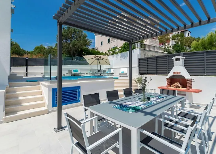 Villa Miholina - With Heated Swimming Pool *