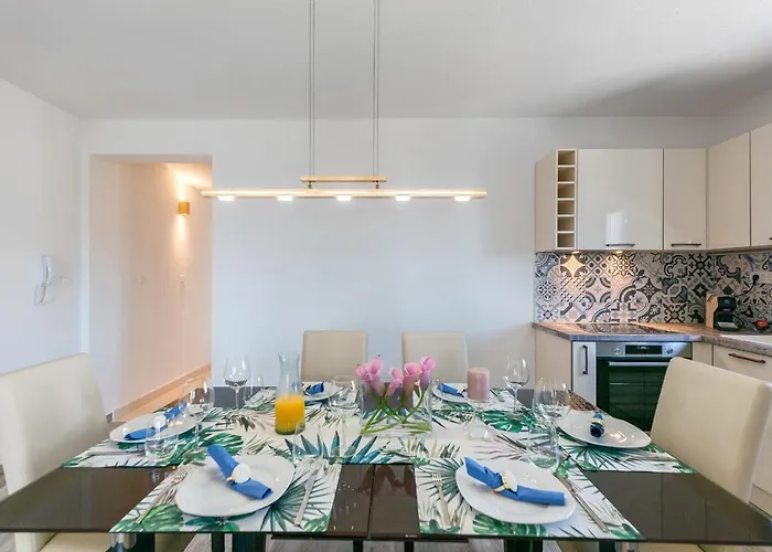 Miholina - With Heated Swimming Pool Villa