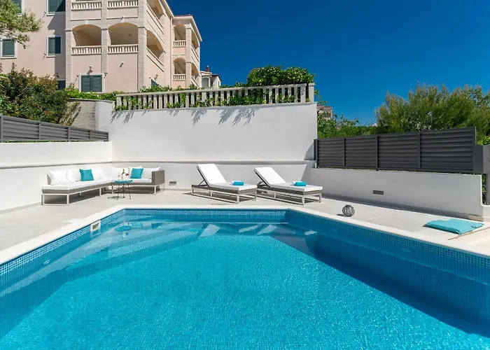 Miholina - With Heated Swimming Pool Trogir