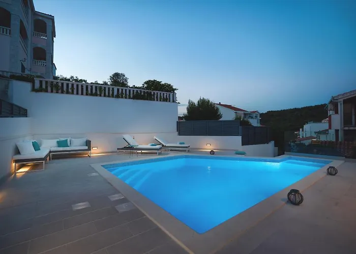 Miholina - With Heated Swimming Pool Villa Trogir
