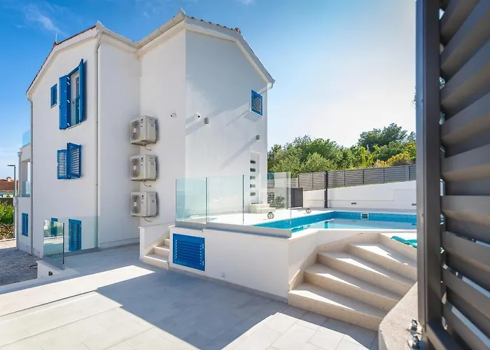 Villa Miholina - With Heated Swimming Pool *